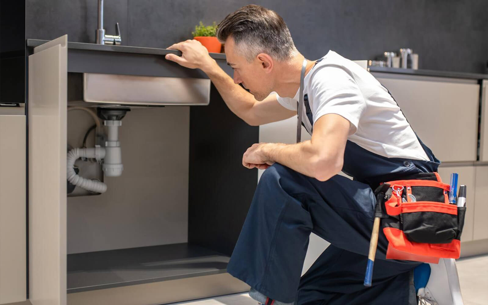 Best Ways To Unclog A Kitchen Sink Without Chemicals